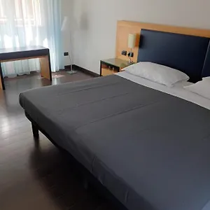 Apartment Luxury Station