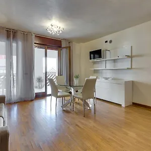  Apartamento Quartiere 2000